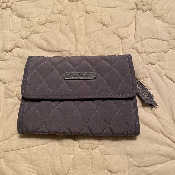 Vera Bradley Handbags - Vera Bradley Wallet 🍀